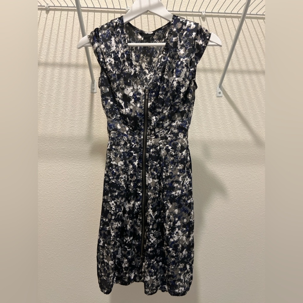 H&M Satin Dress for Women Size 4 Blue Grey Black Floral Cap Short Sleeve Front Z